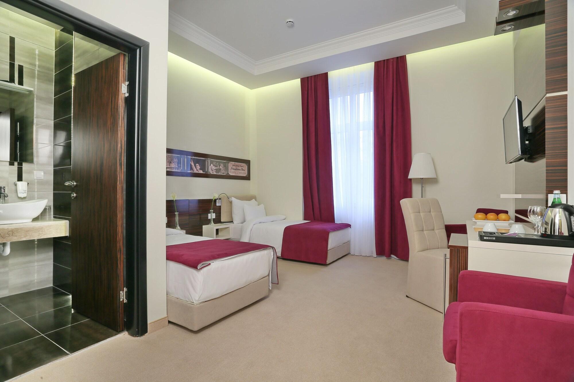 Hotel Theater Belgrade Garni Esterno foto