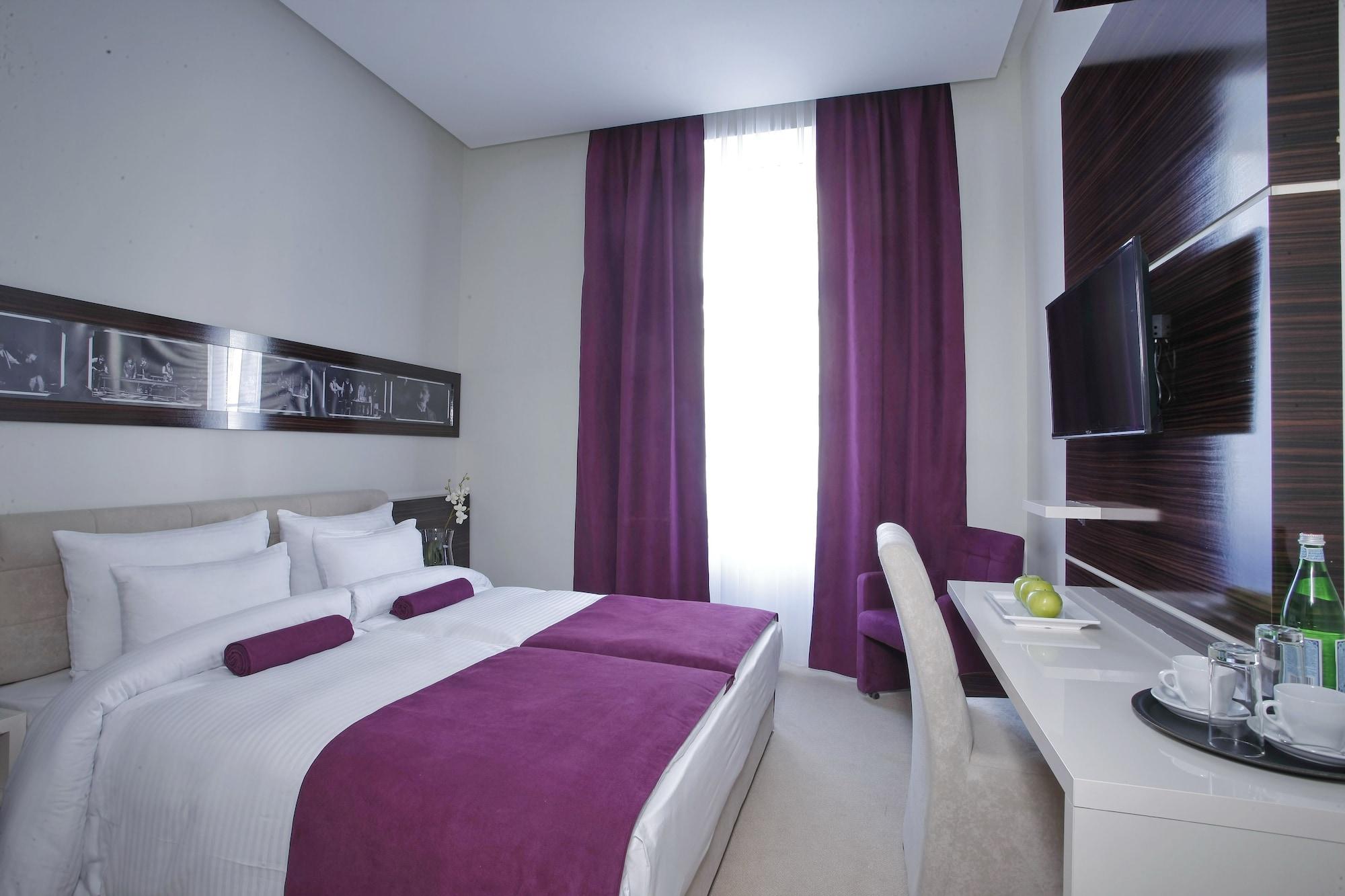 Hotel Theater Belgrade Garni Esterno foto