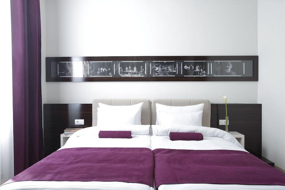 Hotel Theater Belgrade Garni Esterno foto